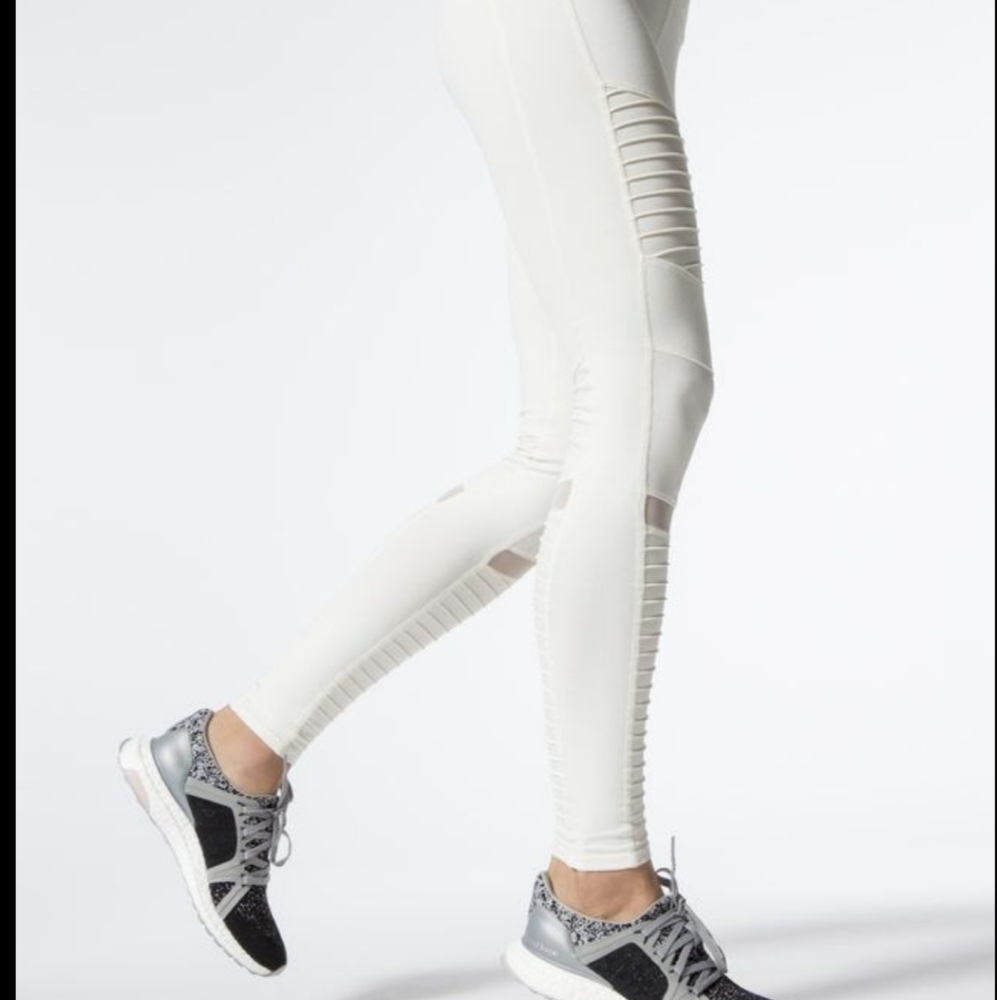Alo yoga high waisted moto pristine ivory cream leggings small - Picture 3 of 10